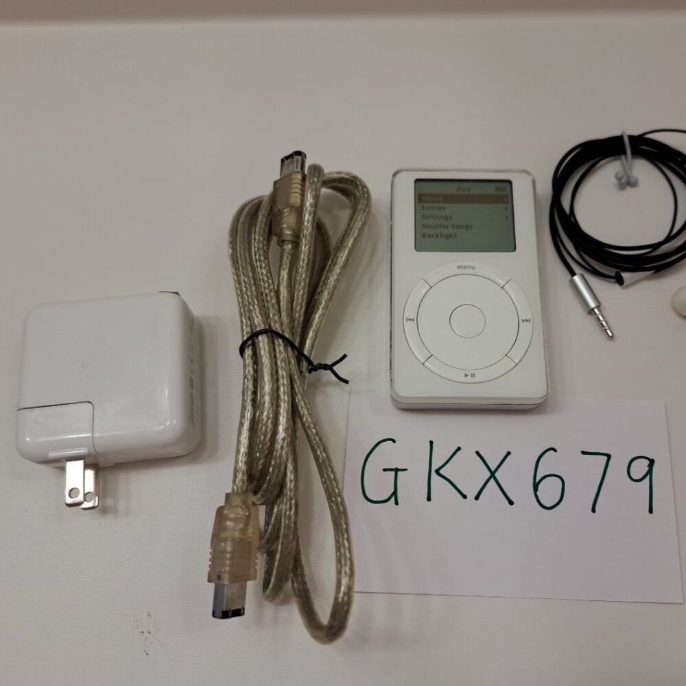 iPod Classic 1st Generation 10GB (+ New Extended Battery + Original Charger)  #1